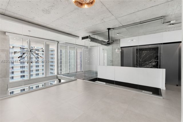 690 SW 1st Ct PHII12, Miami, FL 33130