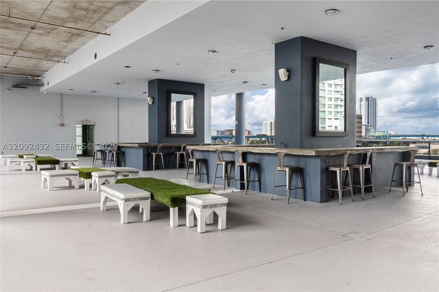 690 SW 1st Ct PHII12, Miami, FL 33130