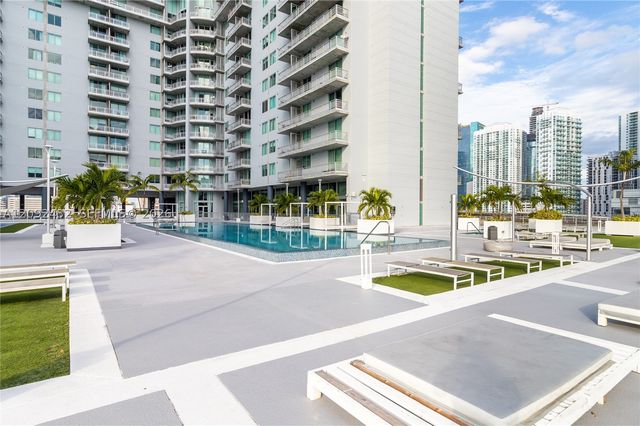 690 SW 1st Ct PHII12, Miami, FL 33130