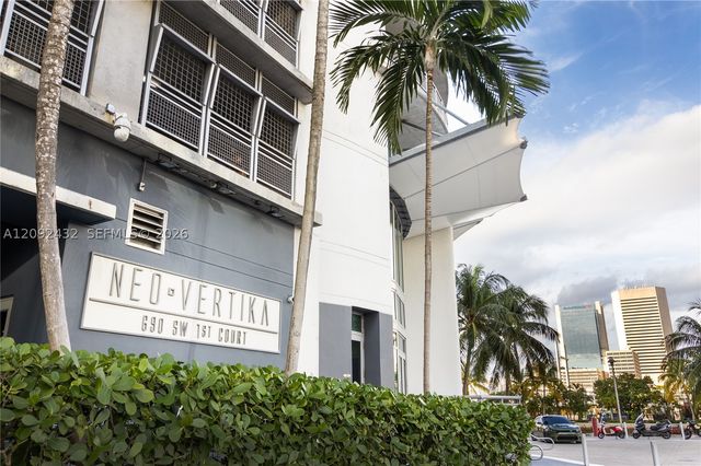 690 SW 1st Ct PHII12, Miami, FL 33130