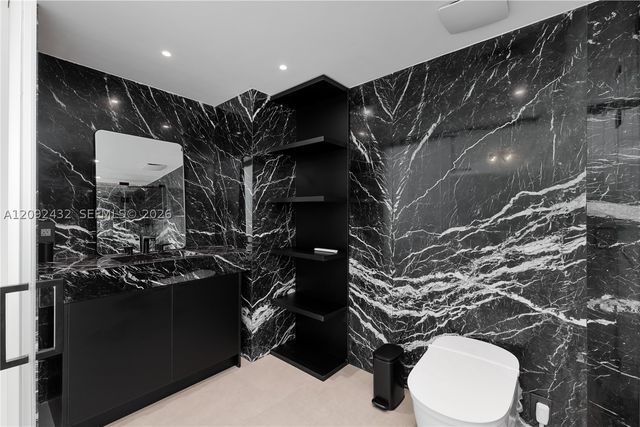 690 SW 1st Ct PHII12, Miami, FL 33130