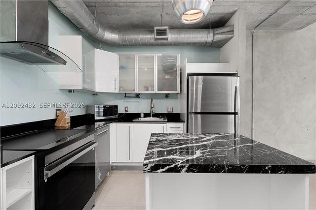 690 SW 1st Ct PHII12, Miami, FL 33130