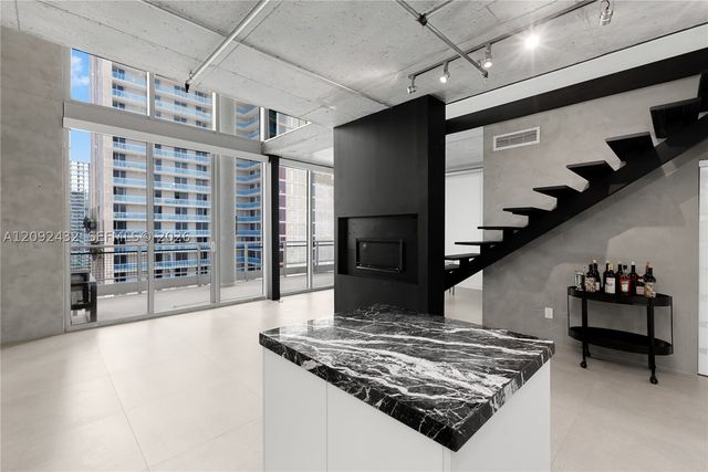 690 SW 1st Ct PHII12, Miami, FL 33130