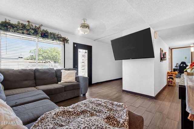 8523 MOUNT RANIER Drive, El Paso, TX 79904