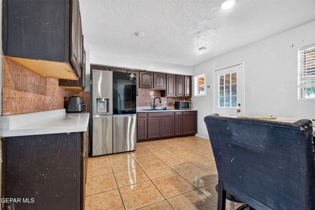8523 MOUNT RANIER Drive, El Paso, TX 79904