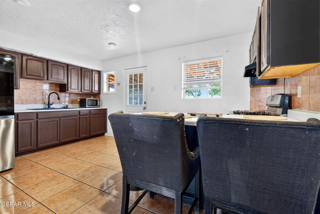 8523 MOUNT RANIER Drive, El Paso, TX 79904