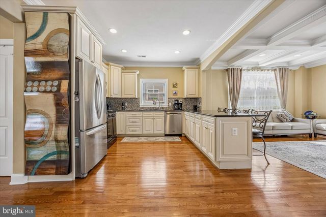 462 ORIOLE ST, Philadelphia, PA 19128