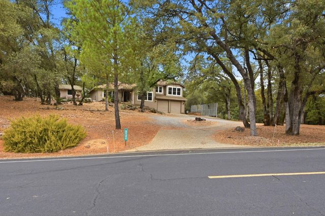 2121 American River Trl, Cool, CA 95614