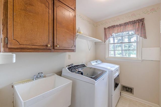5817 Little Mountain Drive, Ellenwood, GA 30294