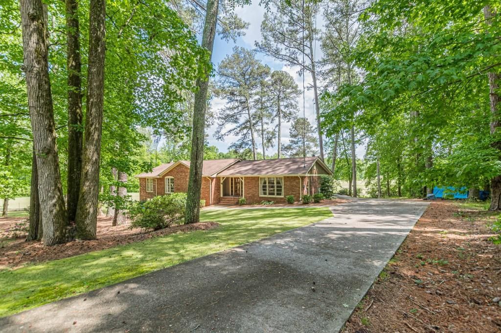 5817 Little Mountain Drive, Ellenwood, GA 30294