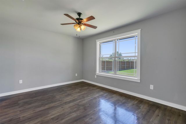 309 Highland Avenue, Red Oak, TX 75154