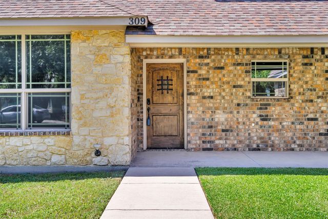309 Highland Avenue, Red Oak, TX 75154