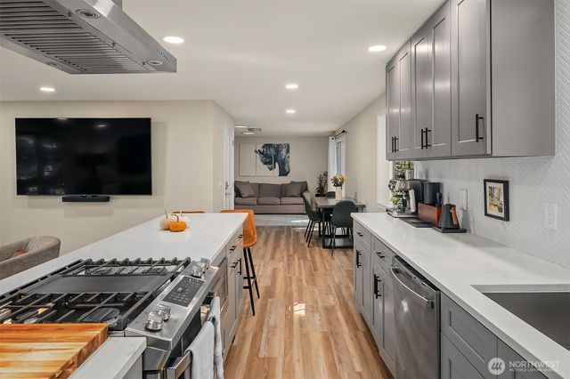3917 NE 11th Place, Renton, WA 98056