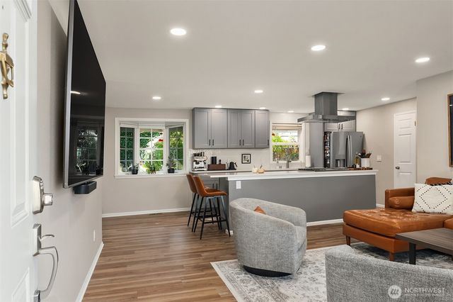 3917 NE 11th Place, Renton, WA 98056