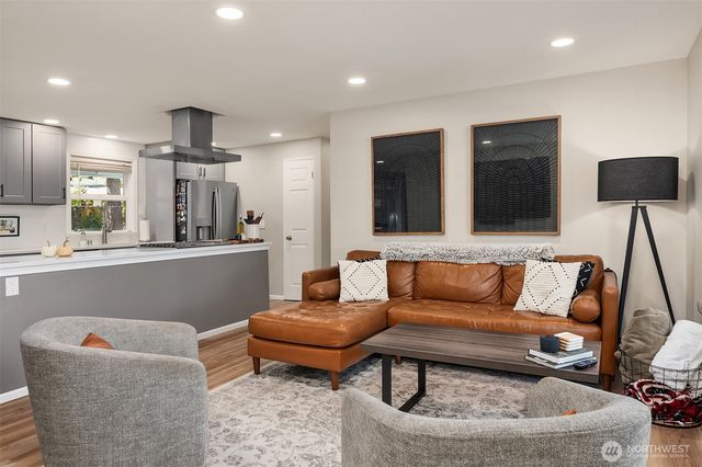 3917 NE 11th Place, Renton, WA 98056