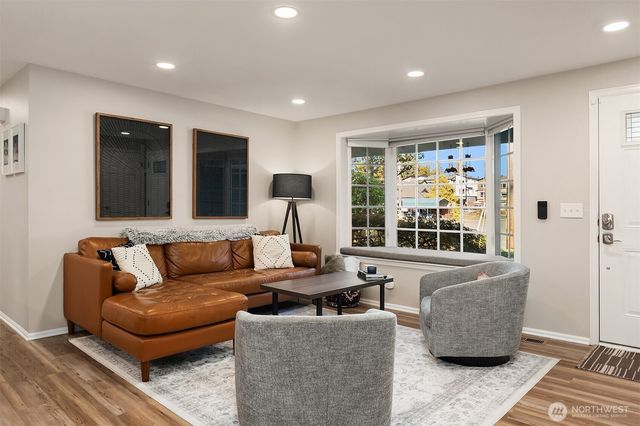 3917 NE 11th Place, Renton, WA 98056