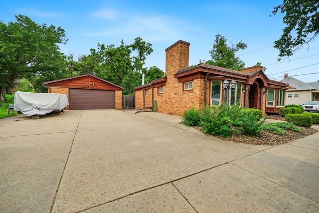 145 N Phillips, Salina, KS 67401
