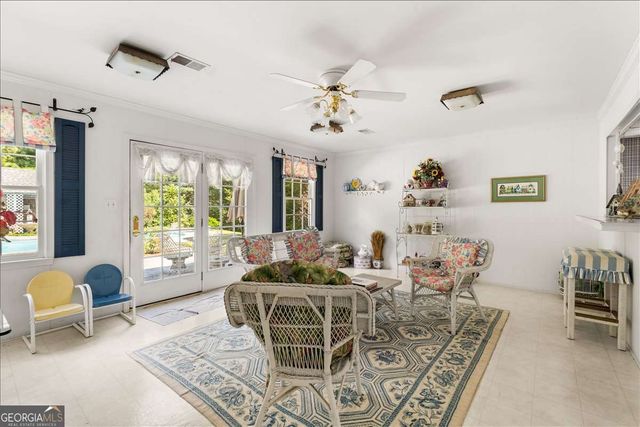 1033 Davenport Circle, Powder Springs, GA 30127