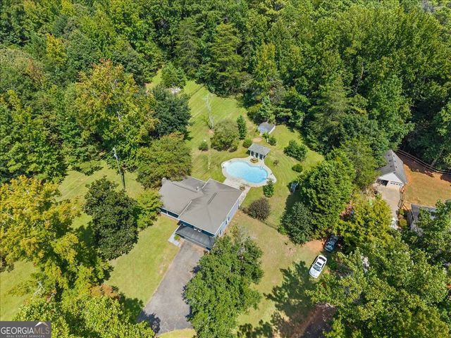 1033 Davenport Circle, Powder Springs, GA 30127