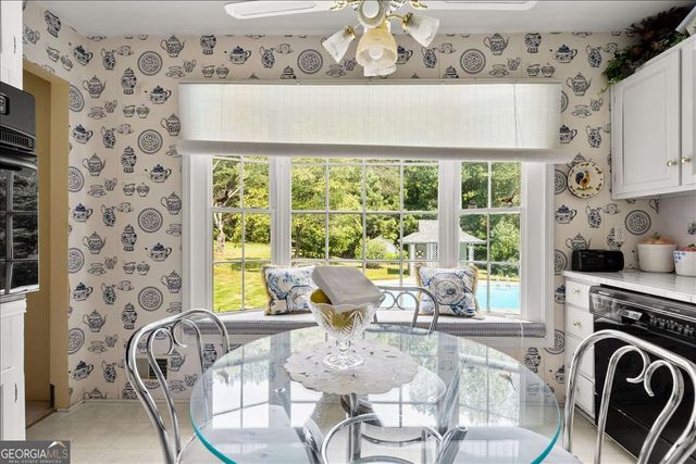 1033 Davenport Circle, Powder Springs, GA 30127