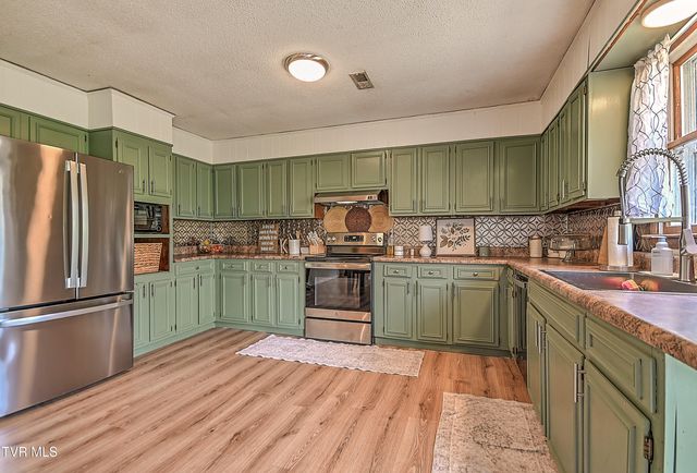 310 Minton Hollow Road, Elizabethton, TN 37643