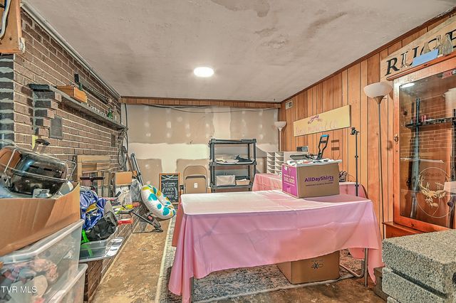 310 Minton Hollow Road, Elizabethton, TN 37643