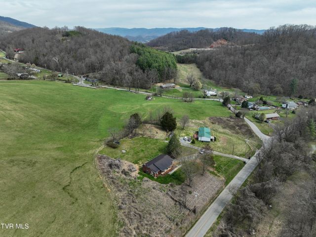 310 Minton Hollow Road, Elizabethton, TN 37643