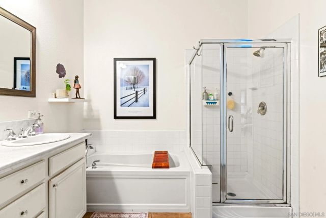 2534 Navarra B, Carlsbad, CA 92009