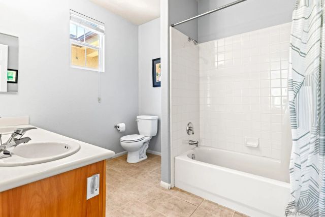 2534 Navarra B, Carlsbad, CA 92009