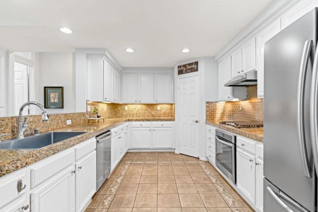 2534 Navarra B, Carlsbad, CA 92009