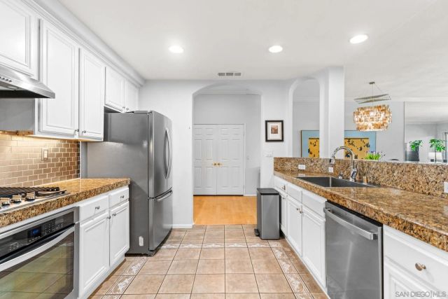 2534 Navarra B, Carlsbad, CA 92009