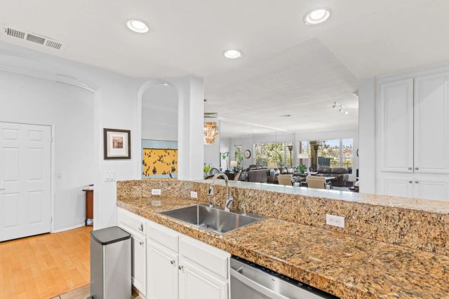 2534 Navarra B, Carlsbad, CA 92009