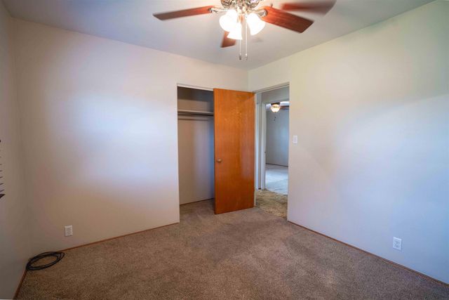 1203 L Avenue, Grundy Center, IA 50638