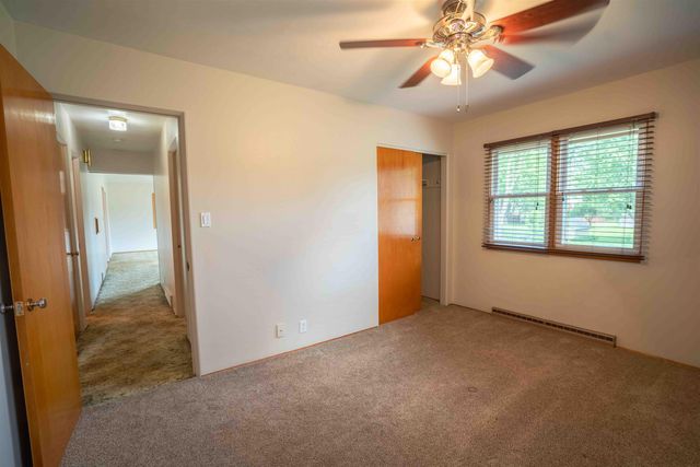1203 L Avenue, Grundy Center, IA 50638