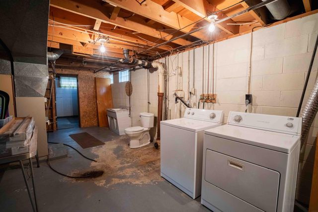1203 L Avenue, Grundy Center, IA 50638