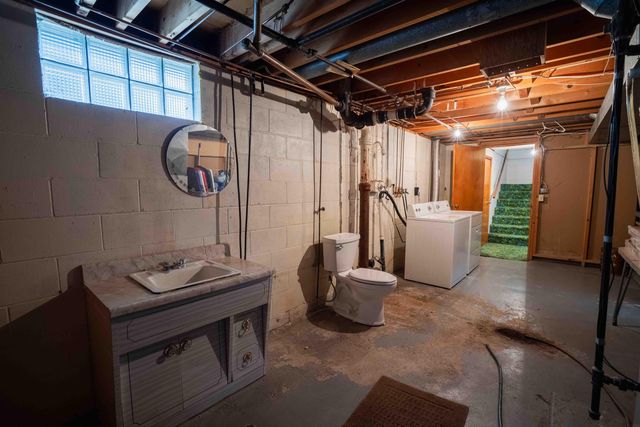1203 L Avenue, Grundy Center, IA 50638
