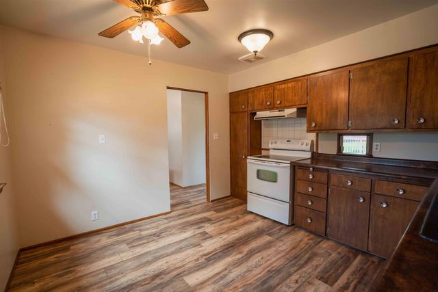 1203 L Avenue, Grundy Center, IA 50638
