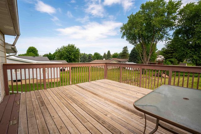 1203 L Avenue, Grundy Center, IA 50638