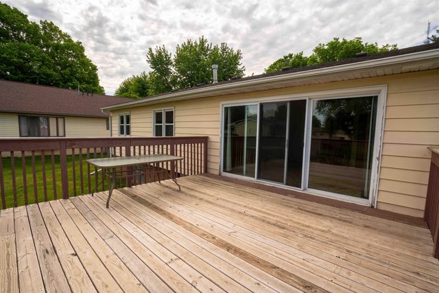 1203 L Avenue, Grundy Center, IA 50638