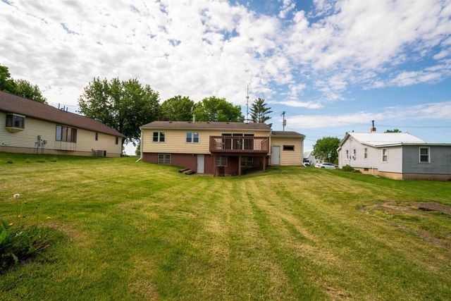 1203 L Avenue, Grundy Center, IA 50638