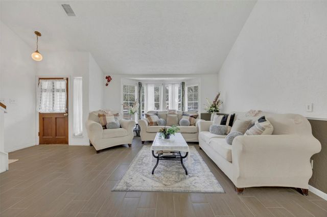 15619 Beechnut Street, Houston, TX 77083