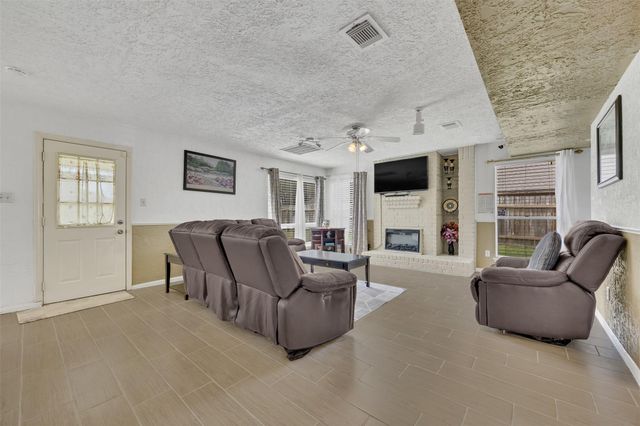 15619 Beechnut Street, Houston, TX 77083
