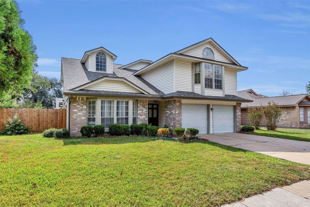 15619 Beechnut Street, Houston, TX 77083