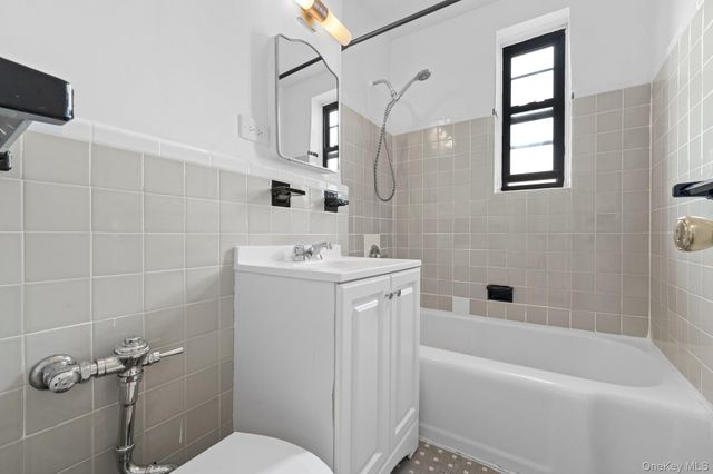37-27 86th Street 3E, Jackson Heights, NY 11372