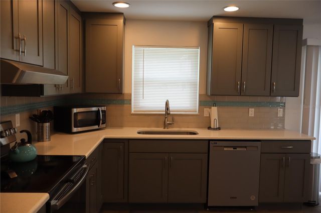 18 GOLFVIEW COURT, Rotonda West, FL 33947