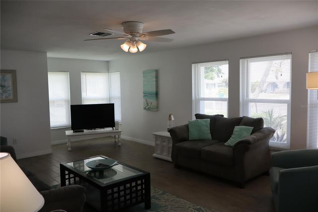 18 GOLFVIEW COURT, Rotonda West, FL 33947