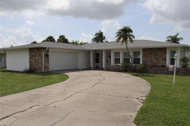 18 GOLFVIEW COURT, Rotonda West, FL 33947