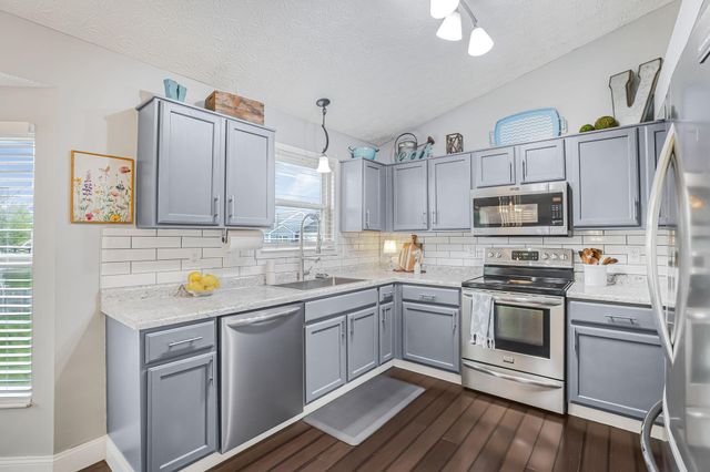 2242 Dates Street, Delaware, OH 43015