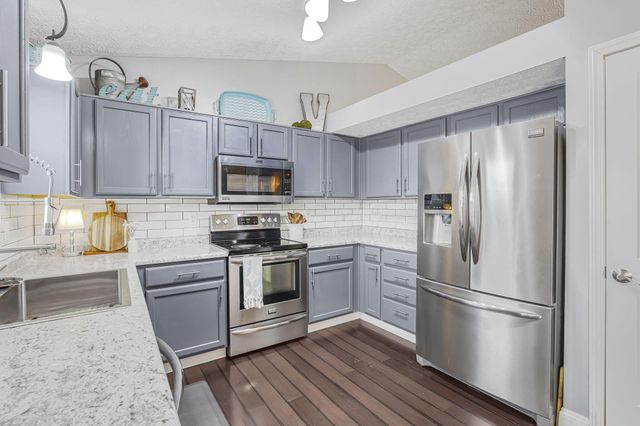 2242 Dates Street, Delaware, OH 43015
