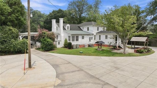 133 Kings HWY, Suffolk, VA 23432